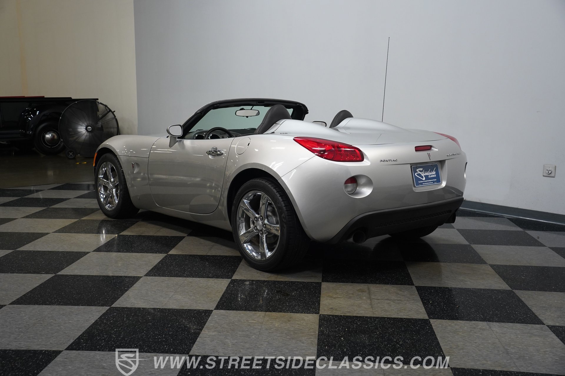 Used 2007 Pontiac Solstice GXP w/ Premium Package RWD image 10