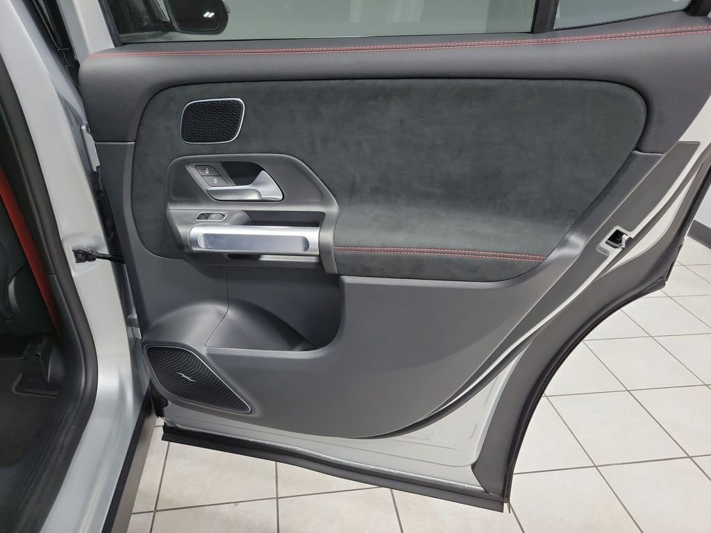 Used 2024 Mercedes-Benz GLB 35 AMG 4MATIC image 23