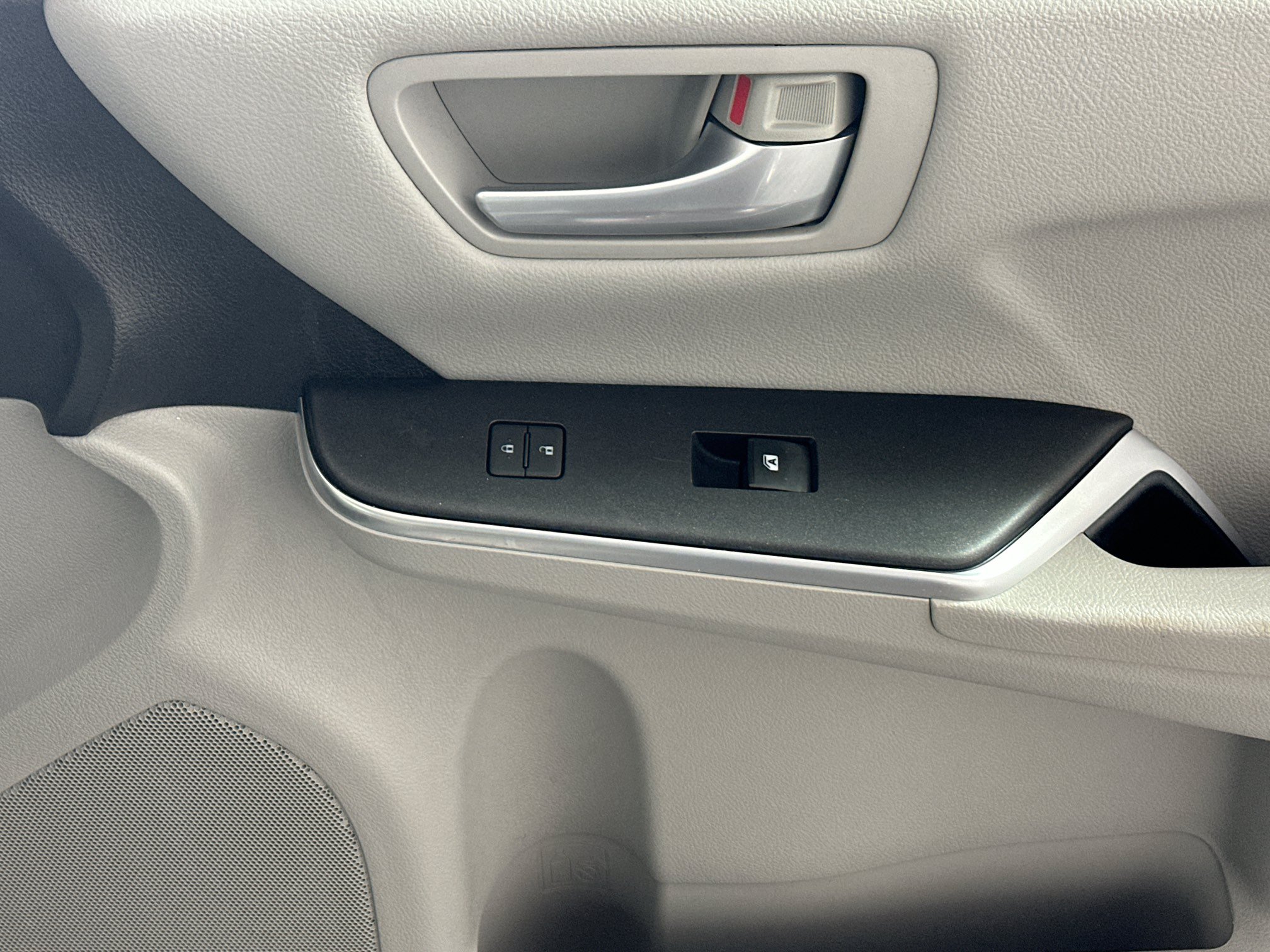 Used 2017 Toyota Camry LE FWD image 28