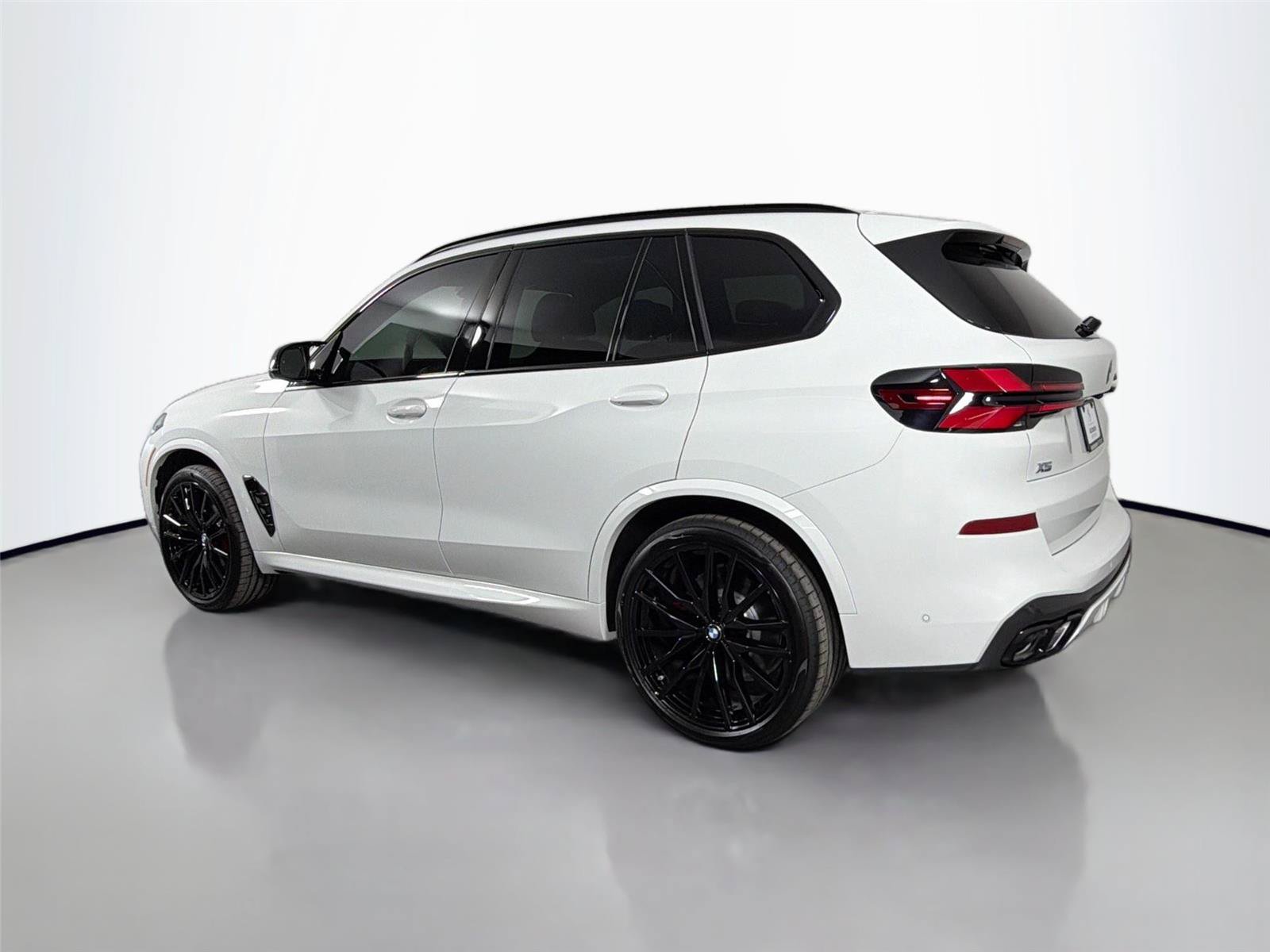 New 2026 BMW X5 M60i w/ Climate Comfort Package AWD/4WD image 14