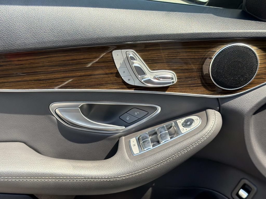 Used 2019 Mercedes-Benz C 300 Sedan image 20