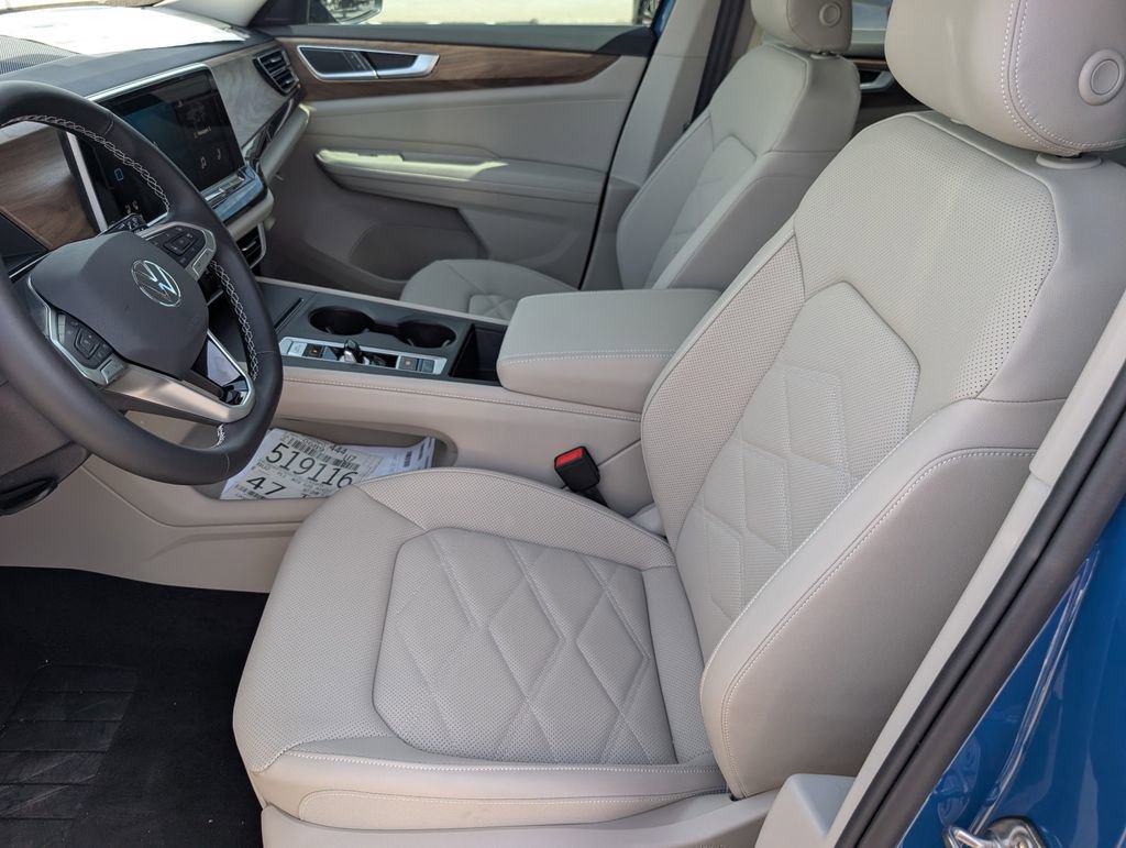 Used 2025 Volkswagen Atlas SE image 11