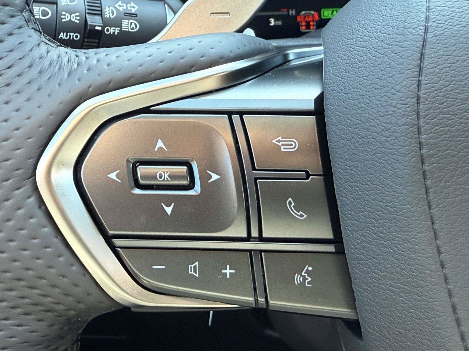 New 2026 Lexus TX 500h AWD w/ Technology Package image 18