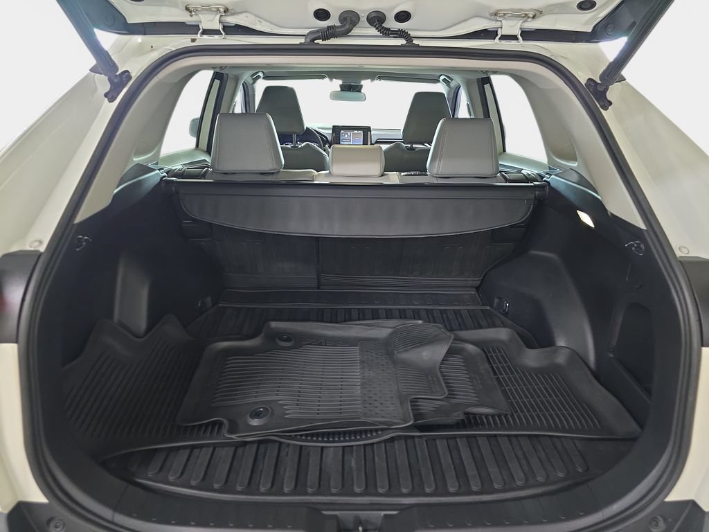 Used 2022 Toyota RAV4 XLE Premium AWD/4WD image 27