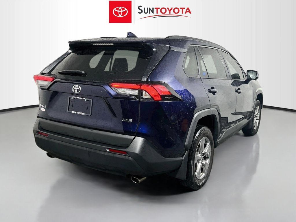Used 2024 Toyota RAV4 XLE w/ Convenience Package FWD image 4