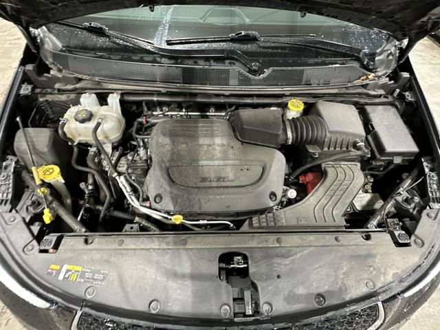 Used 2024 Chrysler Pacifica Touring-L image 21