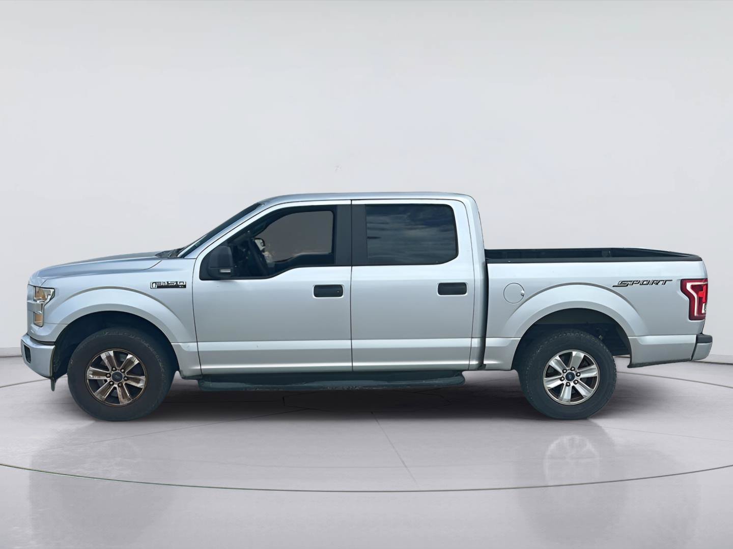 Used 2015 Ford F150 XL w/ Equipment Group 101A Mid RWD image 1