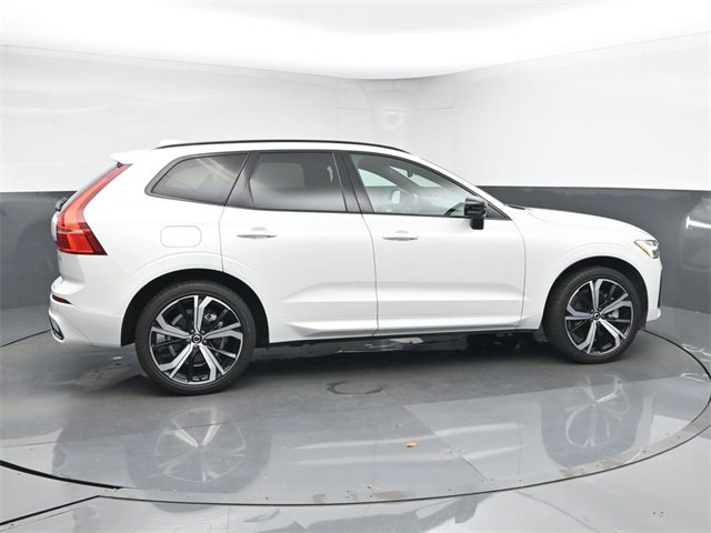 Used 2022 Volvo XC60 B6 R-Design w/ Protection Package Premier image 8