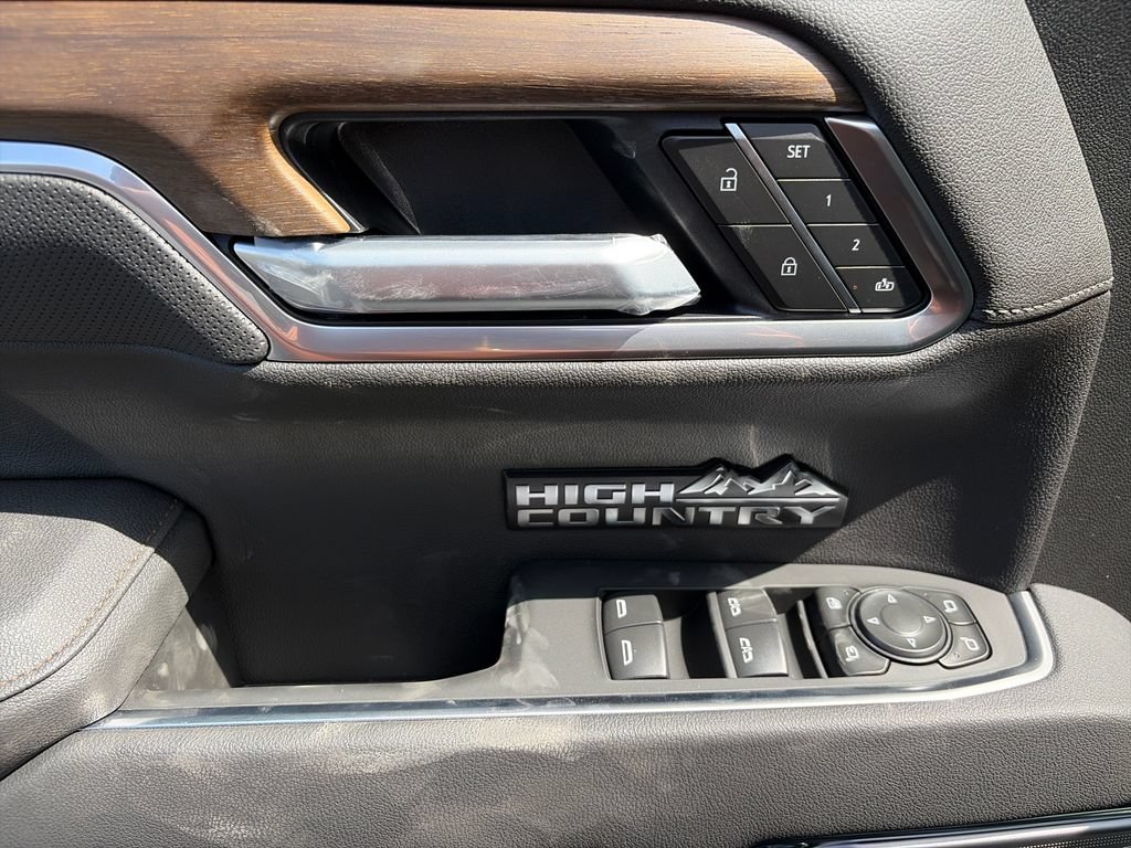New 2026 Chevrolet Silverado 1500 High Country AWD/4WD image 18