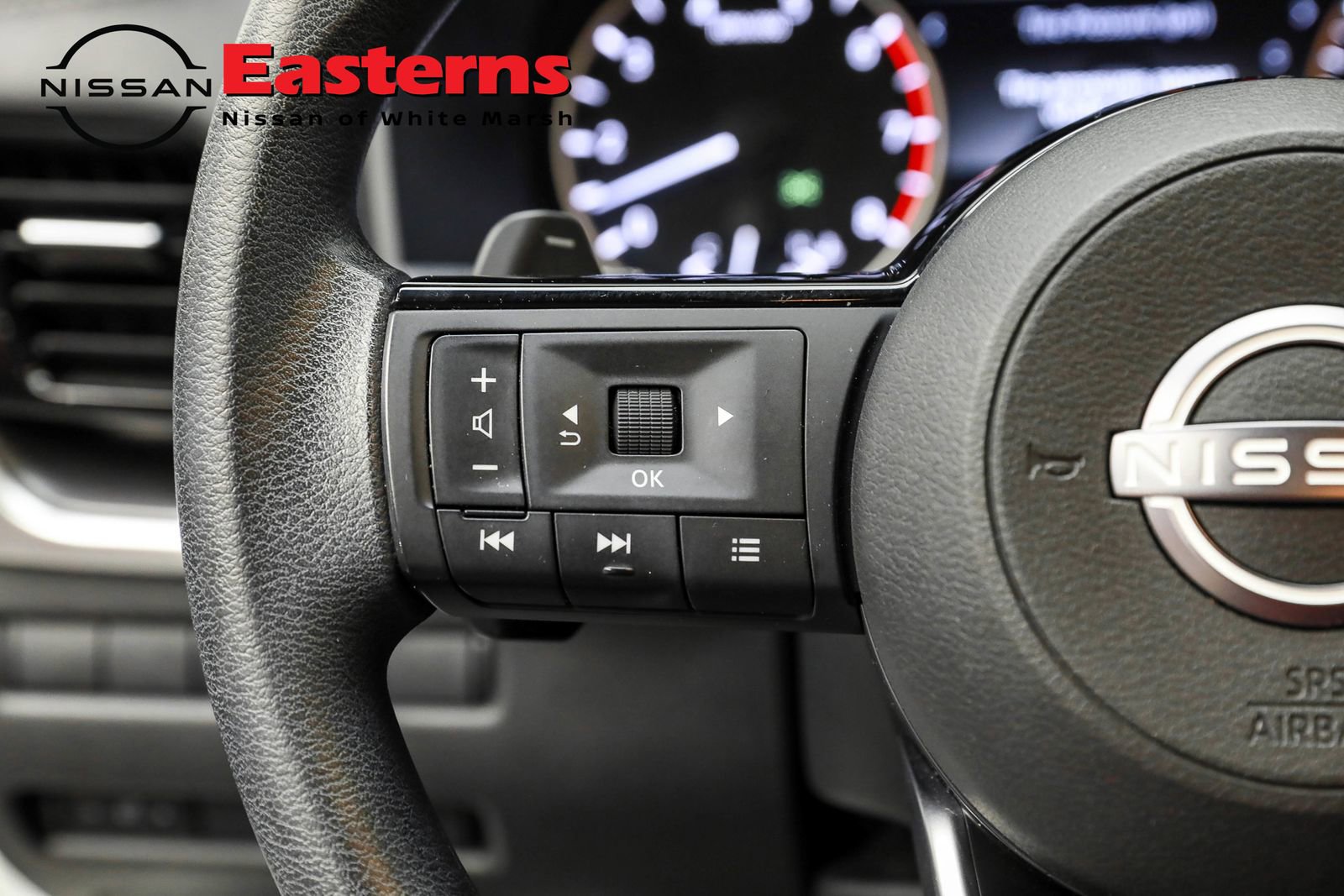 Used 2022 Nissan Rogue SV image 37