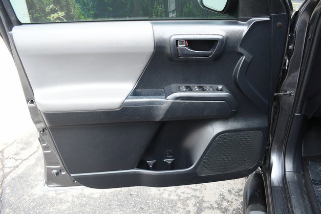 Used 2018 Toyota Tacoma SR w/ SR Convenience Package AWD/4WD image 13