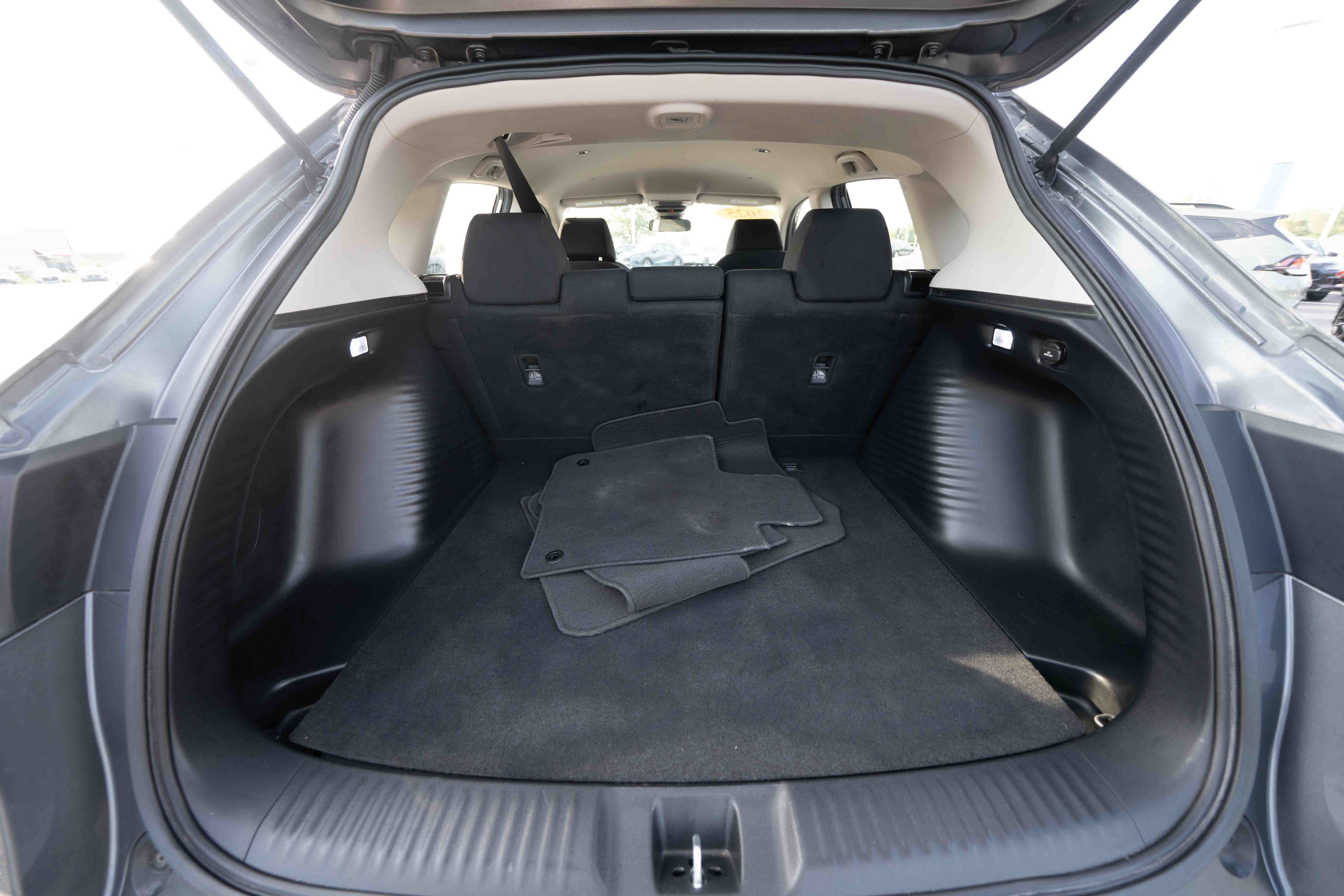 Certified 2025 Honda HR-V LX image 28