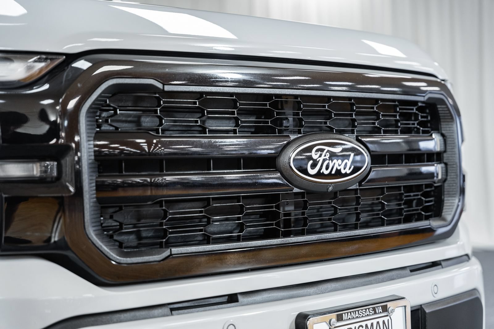 Certified 2024 Ford F150 Lariat w/ Equipment Group 502A High AWD/4WD image 11