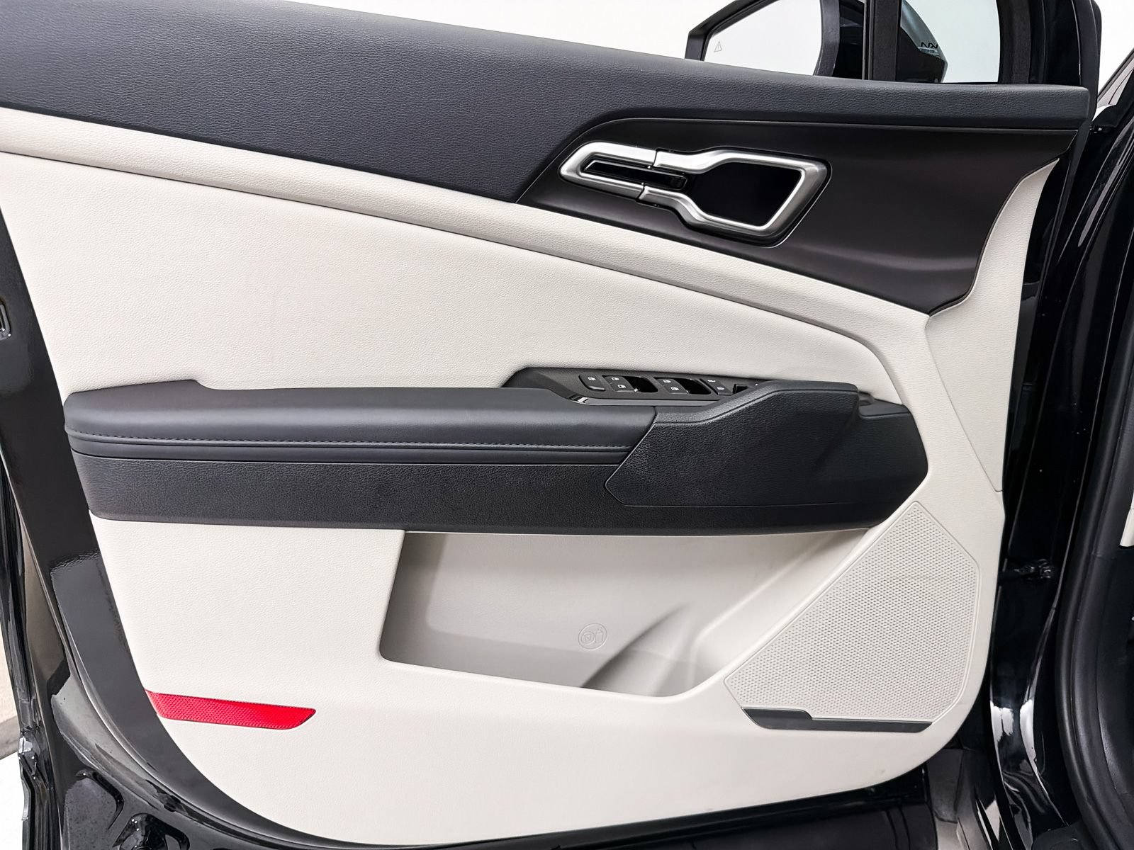 Certified 2025 Kia Sportage EX FWD image 17
