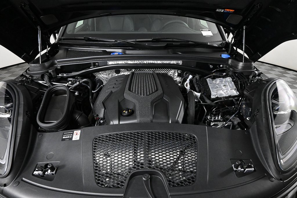 New 2026 Porsche Macan image 36