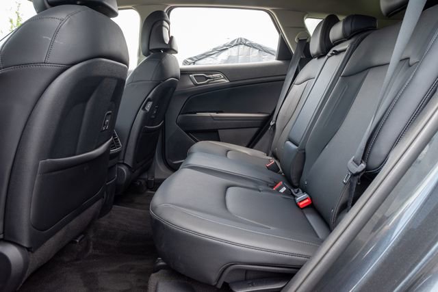 Certified 2025 Kia Sportage EX image 23