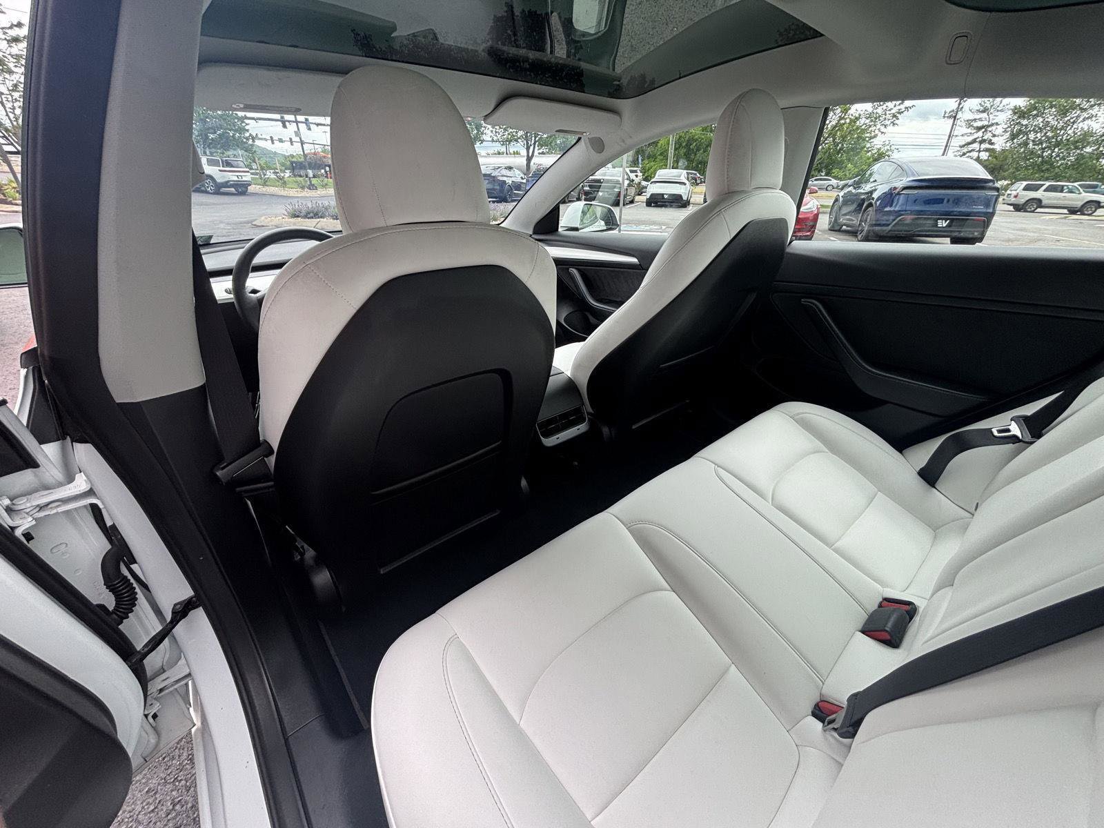 Used 2022 Tesla Model 3 Long Range AWD/4WD image 14