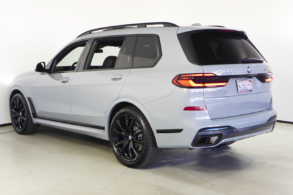 Certified 2024 BMW X7 xDrive40i w/ M Sport Package AWD/4WD image 9