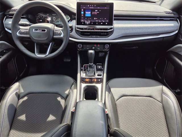 Used 2024 Jeep Compass Latitude image 18