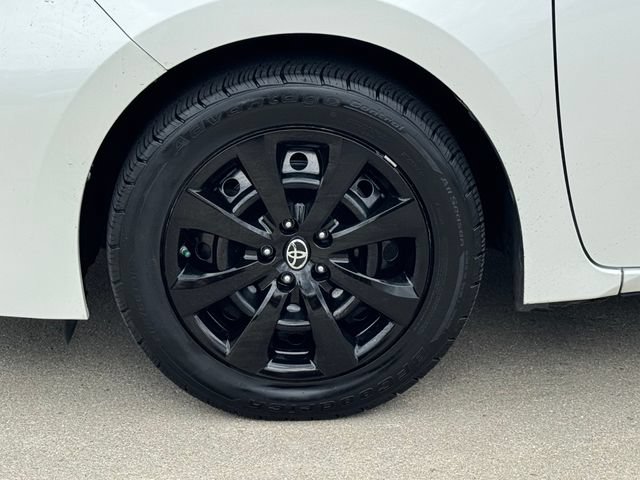 Used 2017 Toyota Corolla LE w/ Carpet Mat Package (TMS) FWD image 5