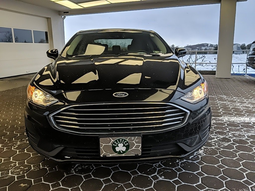Used 2020 Ford Fusion SE image 2