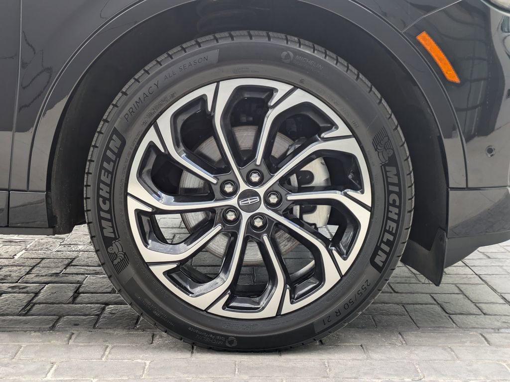 Used 2024 Lincoln Nautilus Reserve image 12