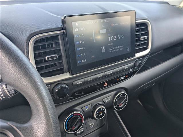 Used 2021 Hyundai Venue SE FWD image 12