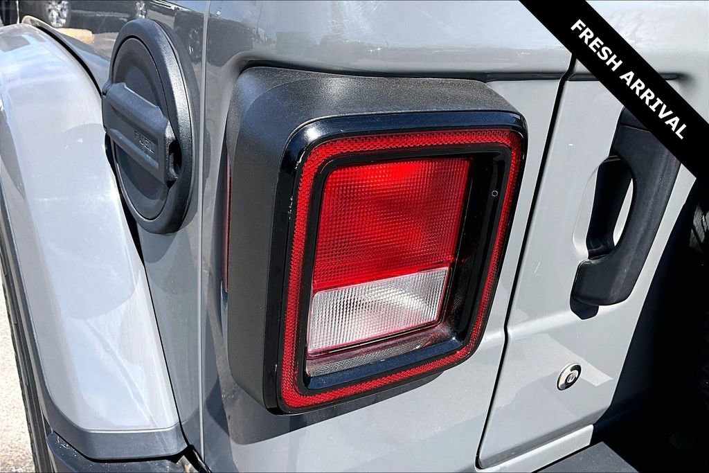 Used 2020 Jeep Wrangler Unlimited Sahara image 22