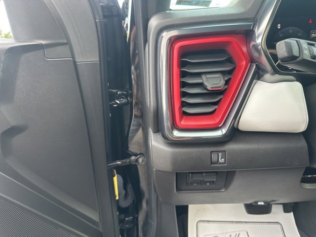 Used 2024 GMC Canyon AT4X image 18