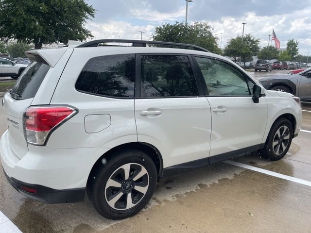 Used 2017 Subaru Forester 2.5i Premium AWD/4WD image 3