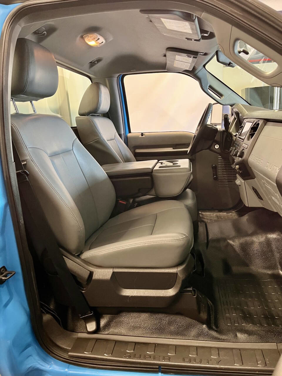 Used 2012 Ford F550 2WD Regular Cab Super Duty w/ Payload Upgrade Pkg image 16