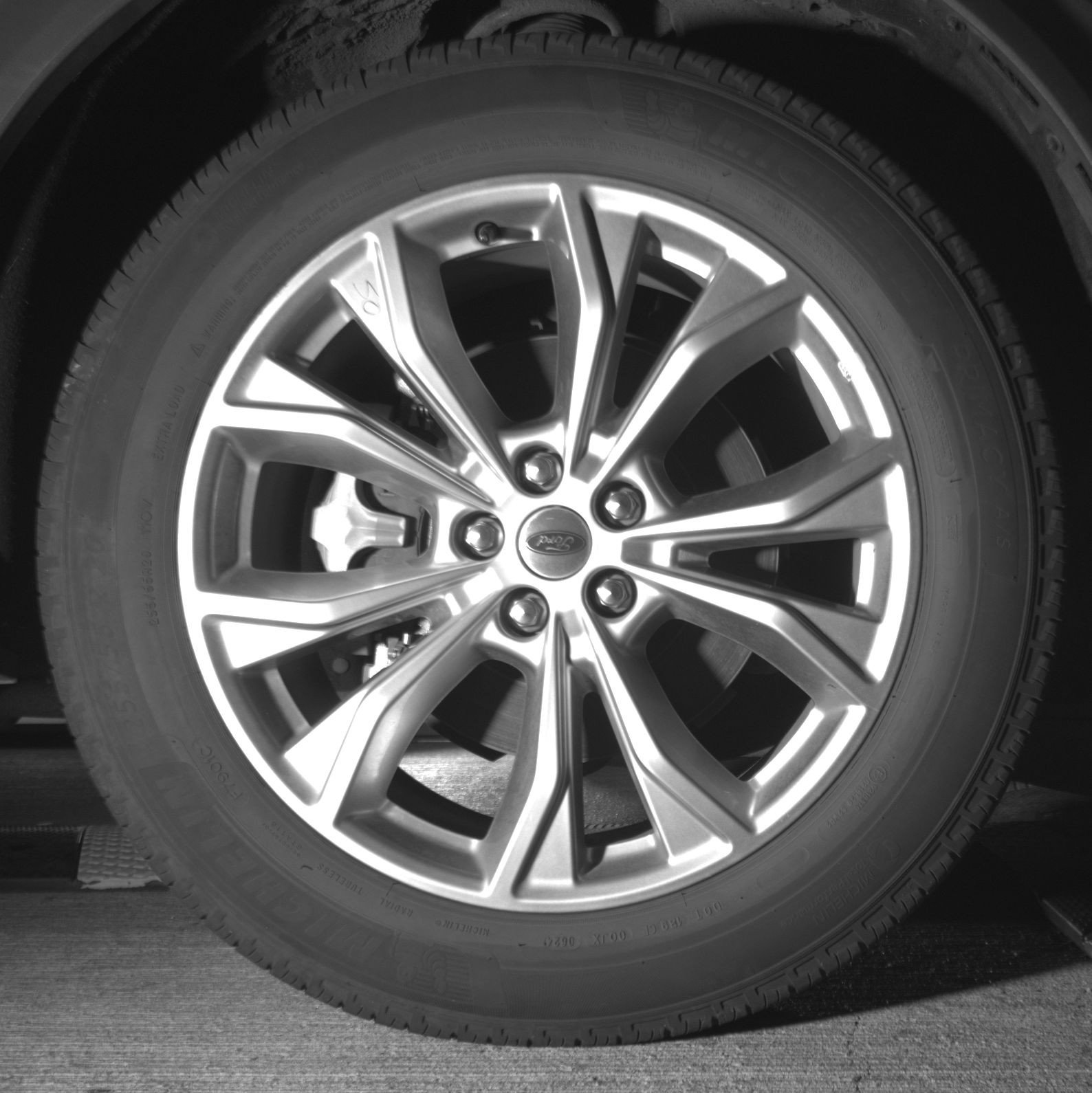 Used 2024 Ford Explorer Limited image 13