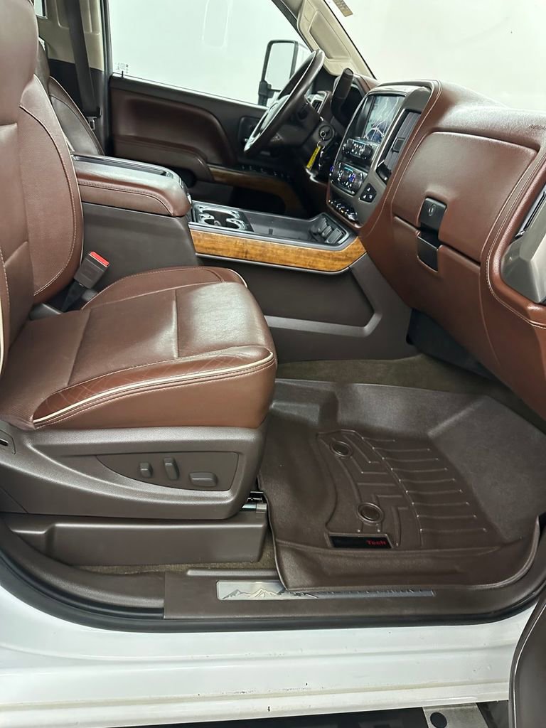 Used 2015 Chevrolet Silverado 2500 High Country w/ High Country Premium Package image 41