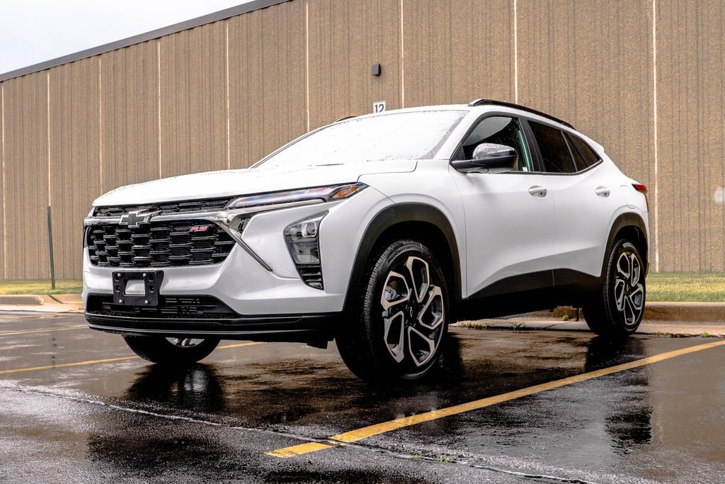 New 2026 Chevrolet Trax RS w/ Driver Confidence Package FWD image 4