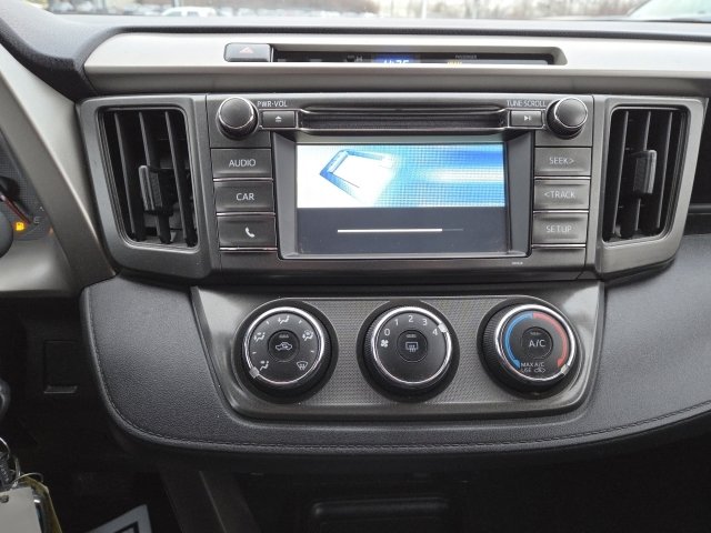 Used 2014 Toyota RAV4 LE image 17