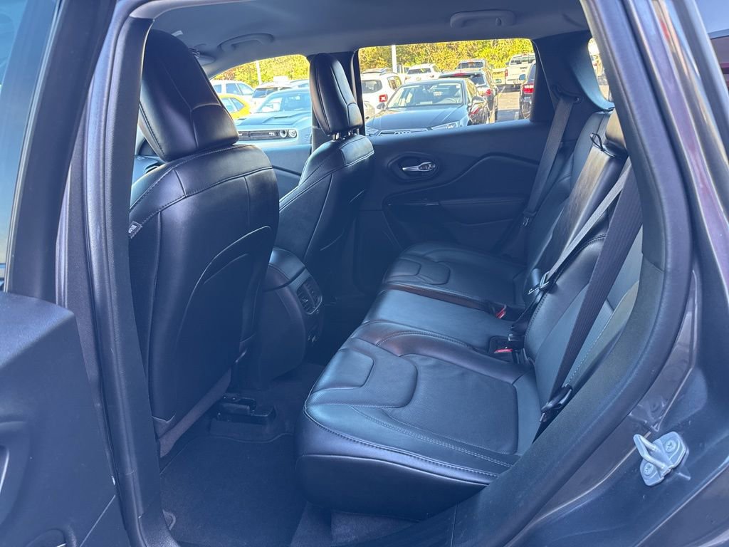 Used 2023 Jeep Cherokee Altitude Lux AWD/4WD image 44