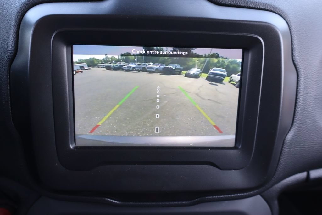 Used 2021 Jeep Renegade Latitude AWD/4WD image 12
