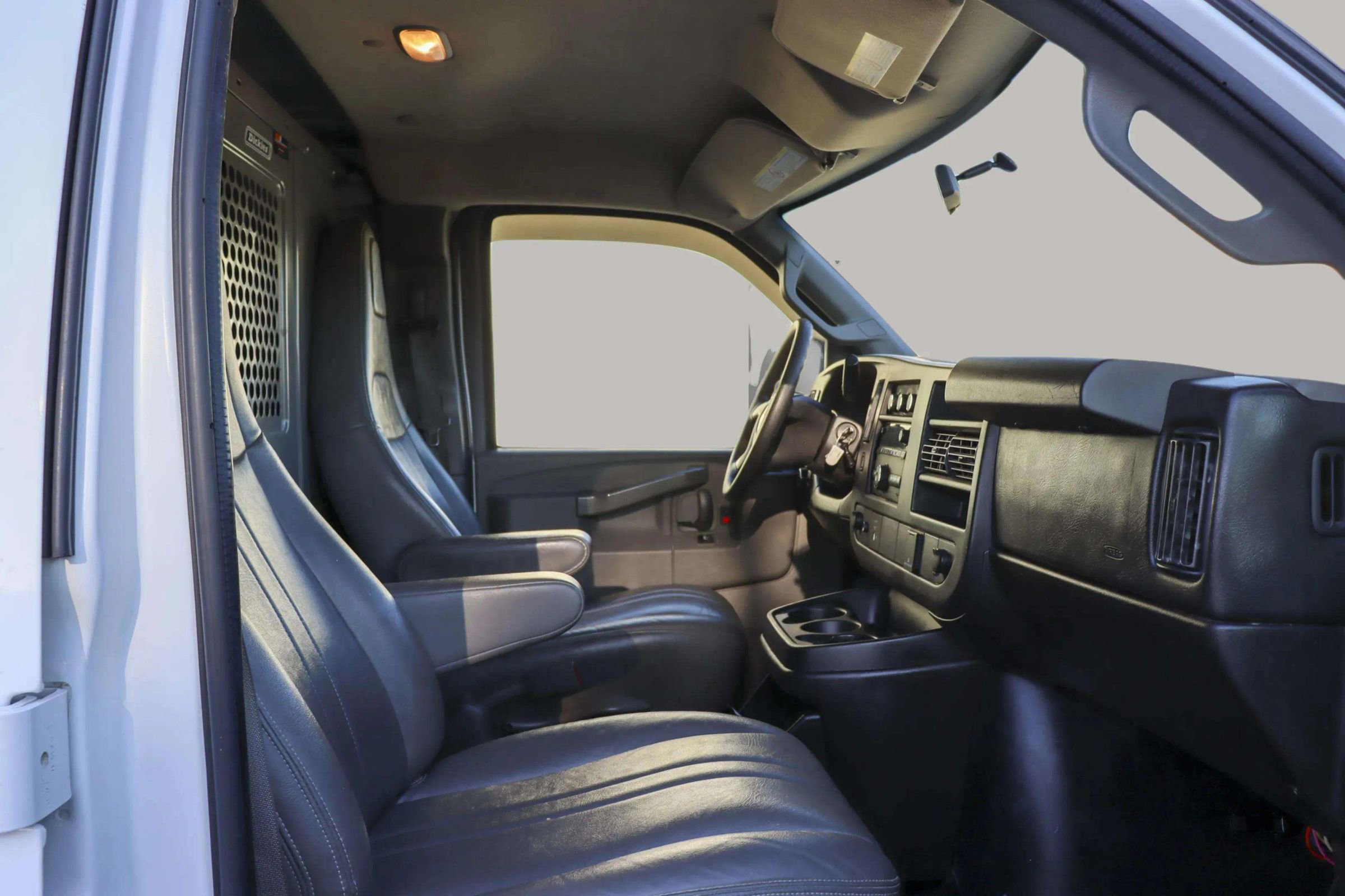 Used 2016 Chevrolet Express 2500 image 34