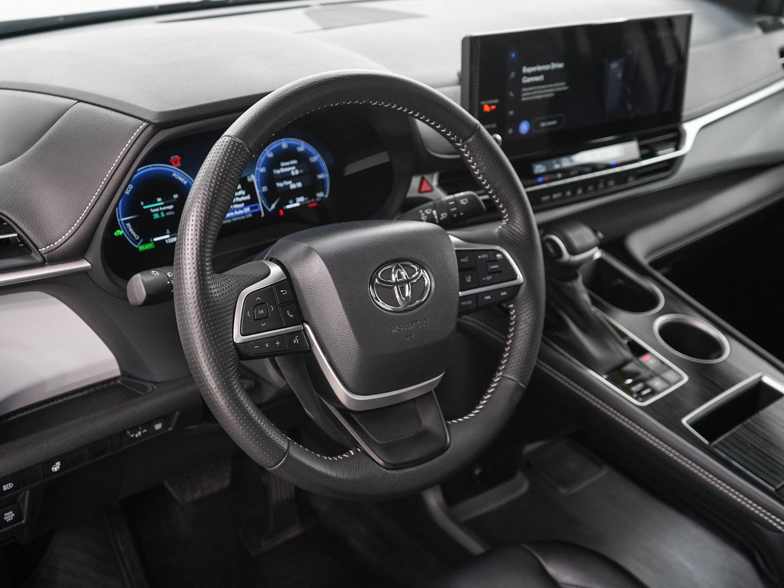 Used 2025 Toyota Sienna XSE AWD/4WD image 22
