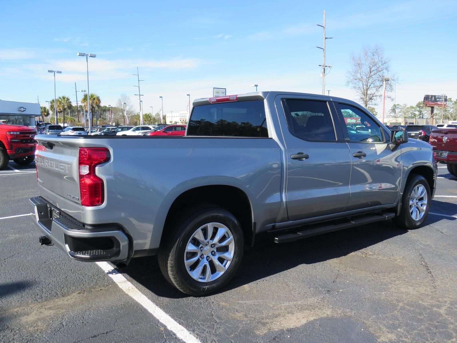Used 2023 Chevrolet Silverado 1500 Custom image 3