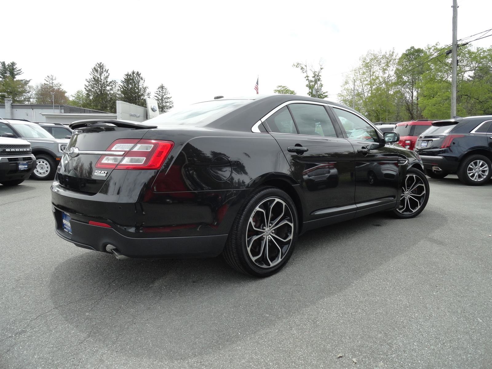 Used 2013 Ford Taurus SHO AWD/4WD image 5