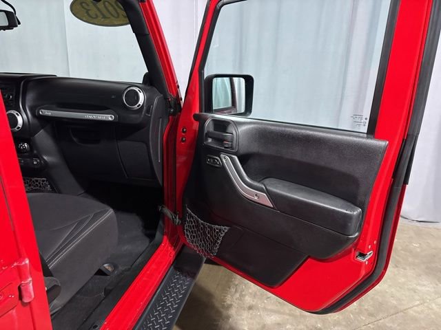 Used 2013 Jeep Wrangler Unlimited Sahara AWD/4WD image 27