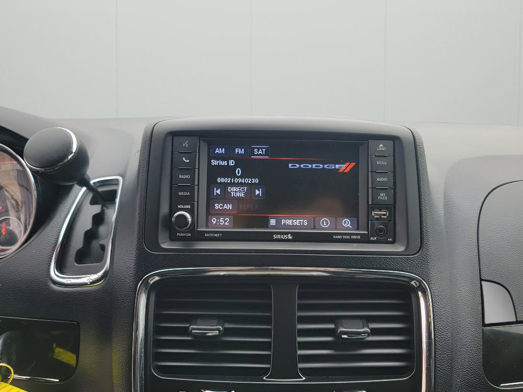 Used 2018 Dodge Grand Caravan SXT image 18