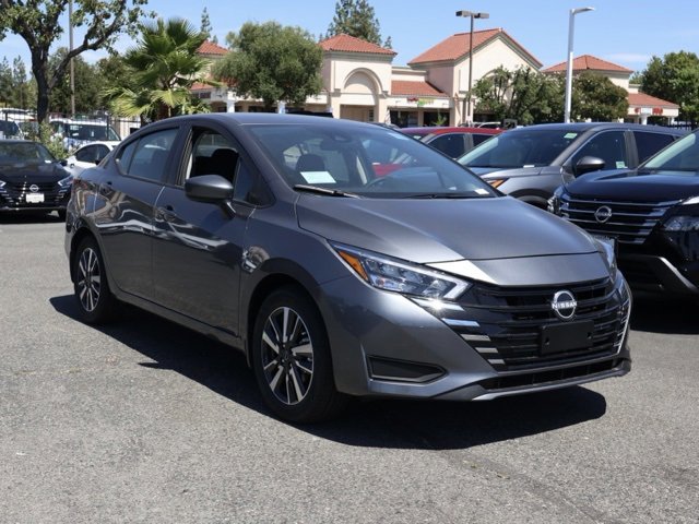 New 2025 Nissan Versa SV w/ Trunk Package