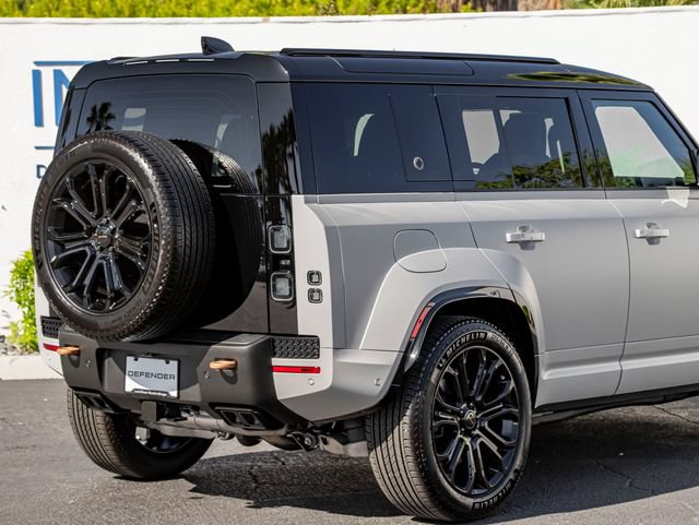 New 2026 Land Rover Defender 110 OCTA AWD/4WD image 7