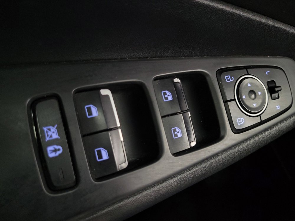 Used 2019 Hyundai Santa Fe SEL image 27