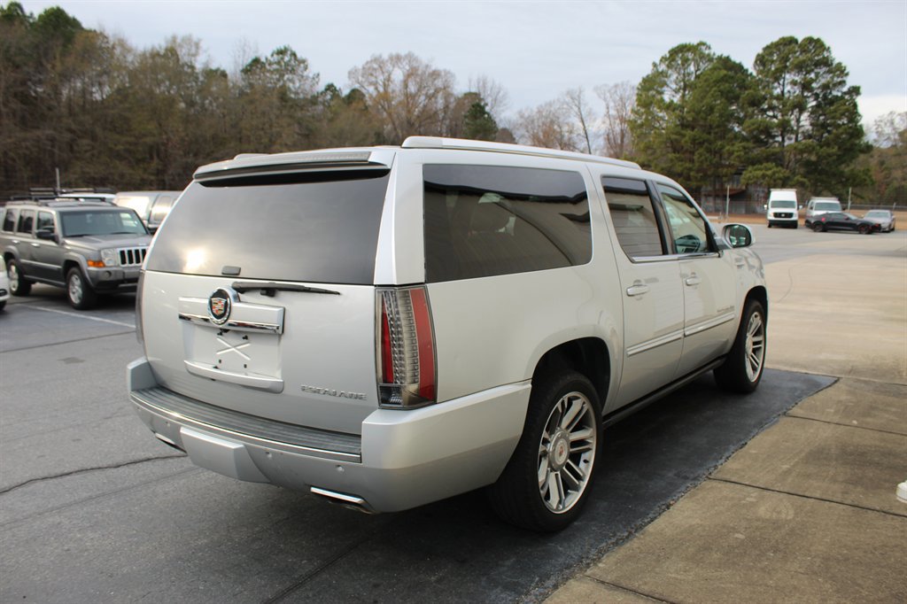 Used 2013 Cadillac Escalade ESV Premium image 3