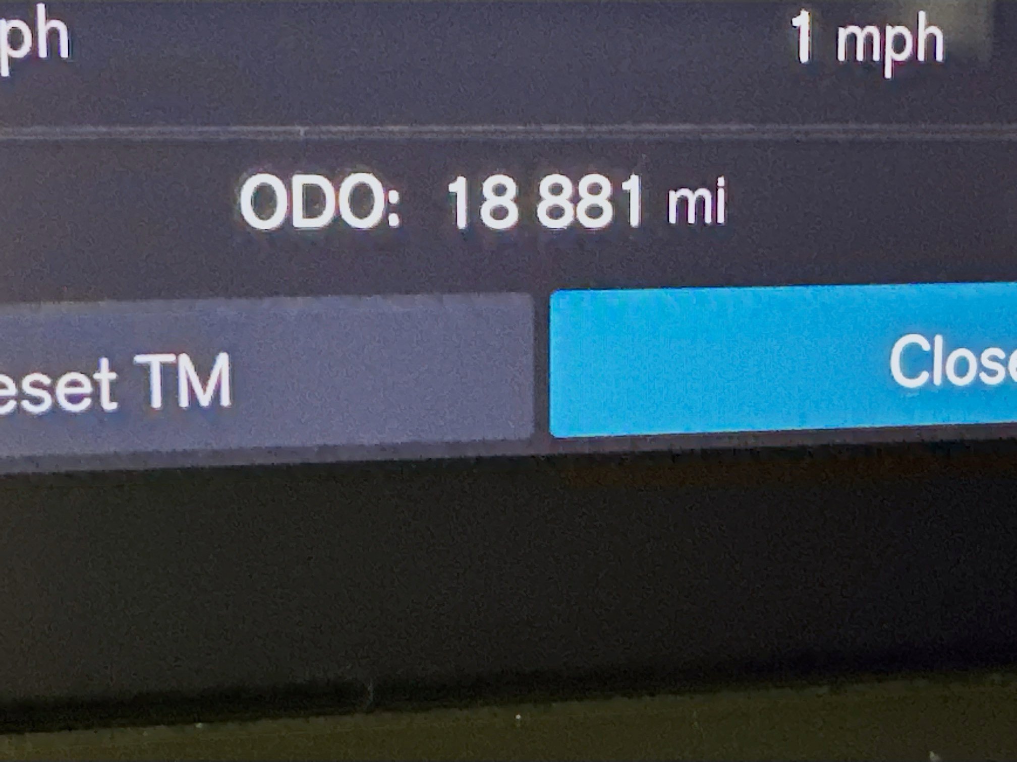 Used 2025 Volvo XC40 B5 Plus image 19