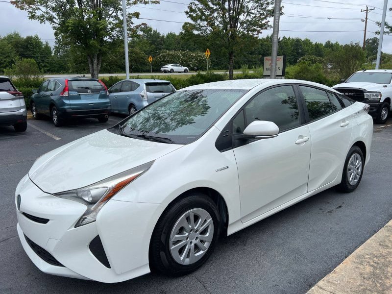 Used 2017 Toyota Prius Two w/ Carpet Mat Package FWD image 3