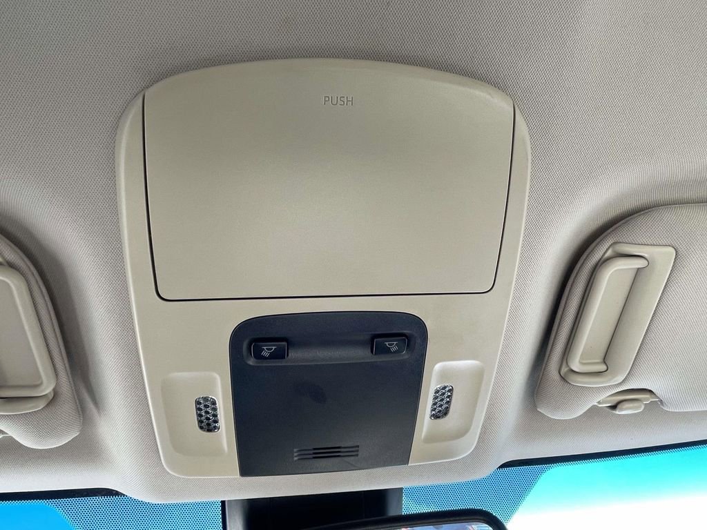 Used 2018 Toyota Camry LE w/ Convenience Package FWD image 38